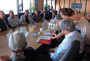 Acuerdan la instalación de 43 laboratorios informáticos en todo el país