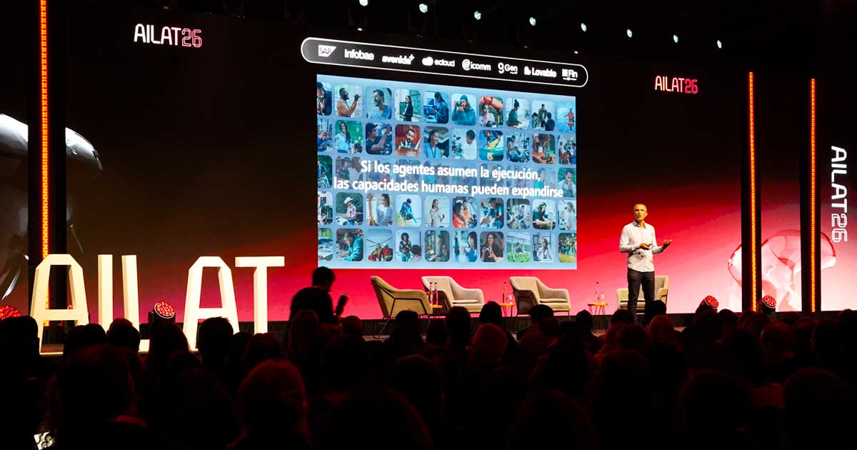 Ezequiel Glinsky, Director de Tecnología para Microsoft Latinoamérica, durante su exposición en AILAT26