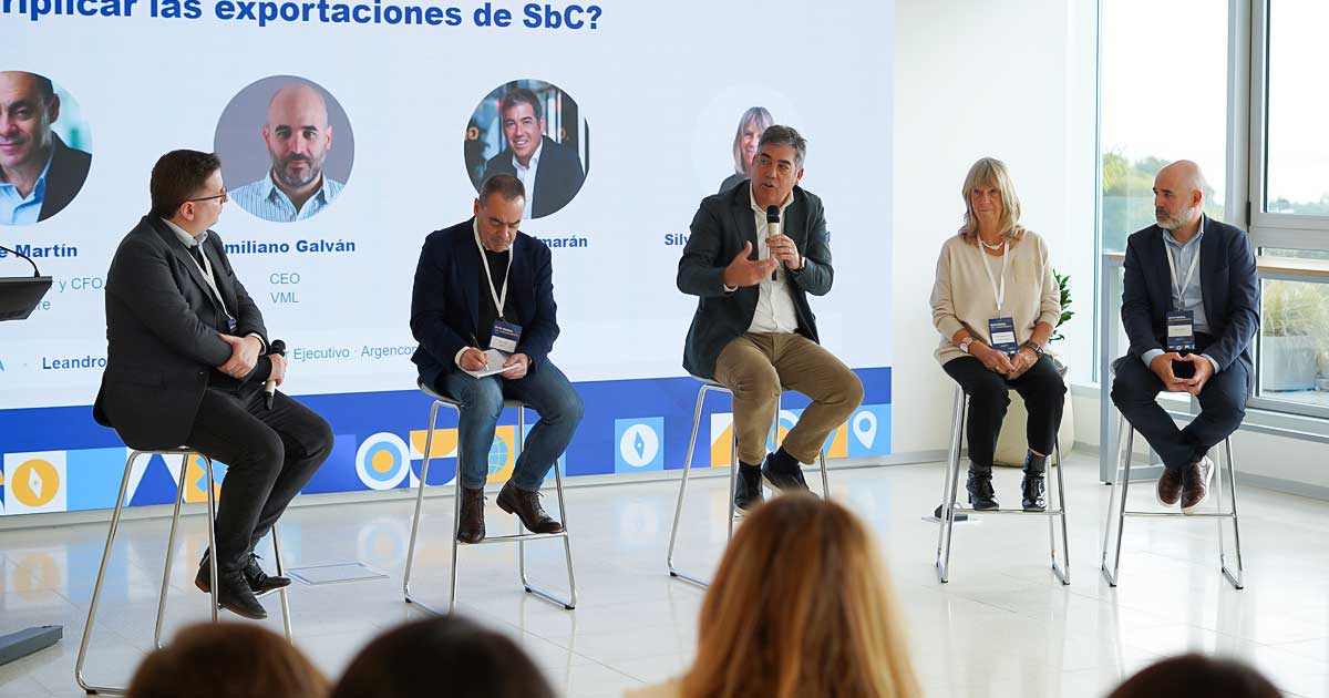 Panel triplicar las exportaciones de servicios basados en el conocimiento