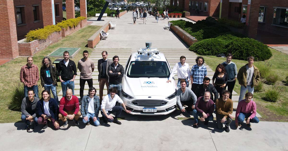 Presentación del nuevo auto autónomo de la Universidad de San Andrés