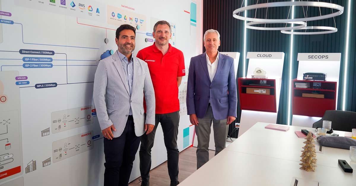 Gonzalo García, vicepresidente de Ventas de Fortinet para América del Sur, Hernán Müller, Principal Systems Engineer en Fortinet, y Gustavo Maggi</strong>, Sr. Sales Director para Fortinet Argentina