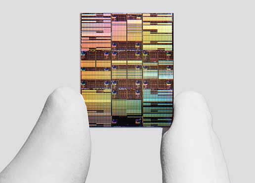 IBM rompió la barrera del nanómetro: el nuevo chip que puede cambiar el futuro de la IA