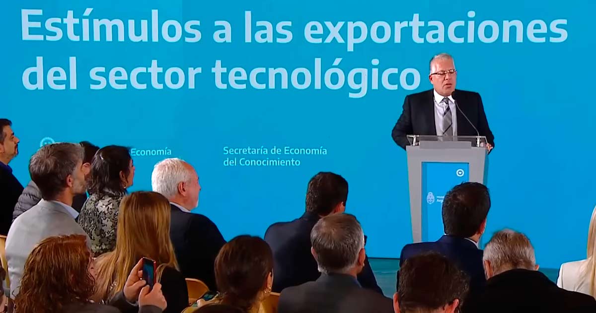Sergio Kaufman en el inicio del acto en el que se anunci el rgimen de fomento a las inversiones y exportaciones en la industria de la economa del conocimiento