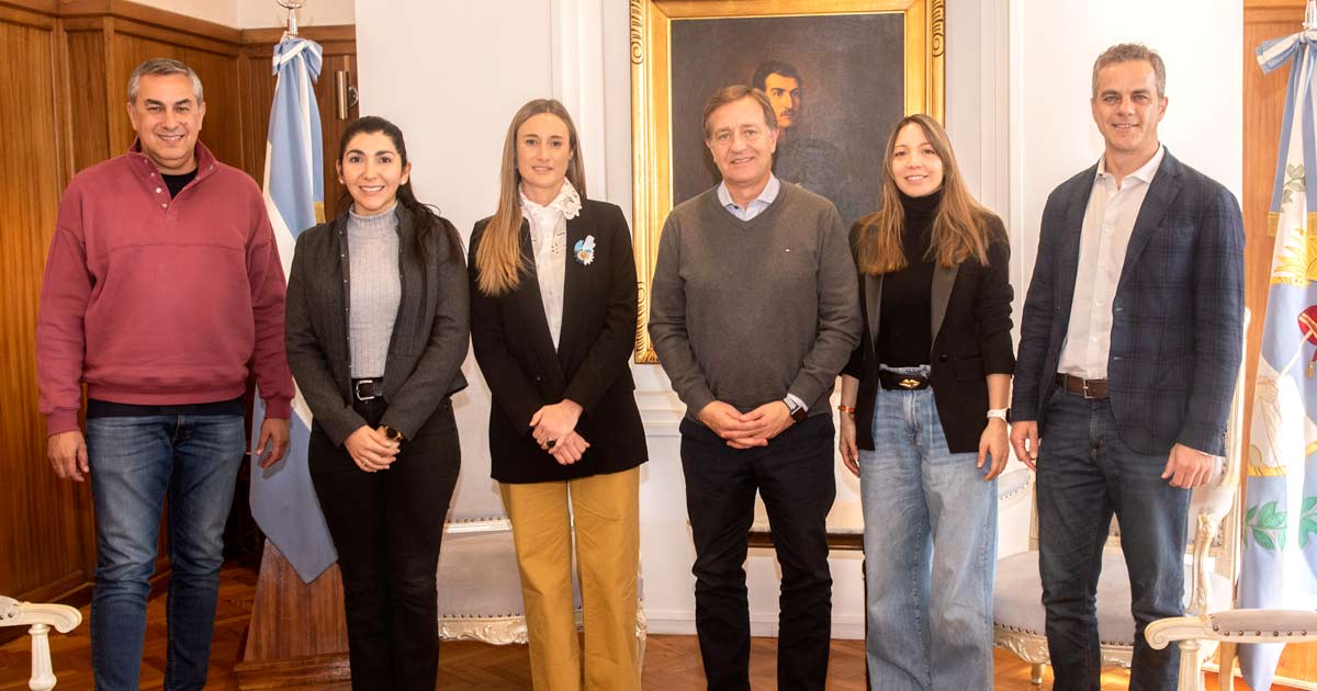 Reunin entre las nuevas autoridades del Polo TIC Mendoza, el gobernador Rodolfo Surez y el ministro Enrique Vaqui