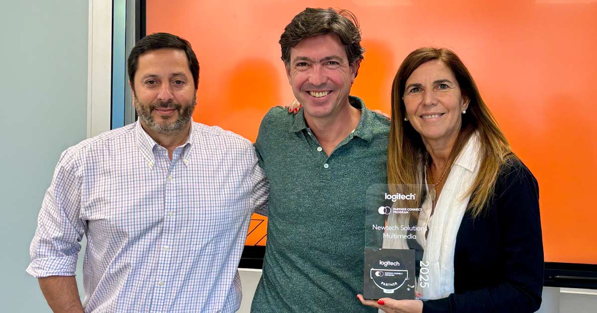 Representantes de Logitech junto a Susana Alvarez Vitale