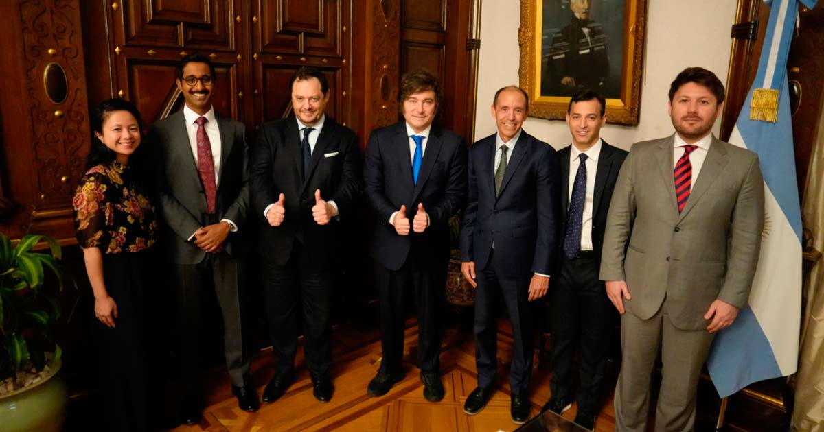 Reunión en Casa Rosada de Javier Milei junto a representantes de OpenAI (Christopher Lehane, Benjamin Schwartz, Nicolas Andrade, Ivy Lau-Schindewolf y Mohammed Husain)