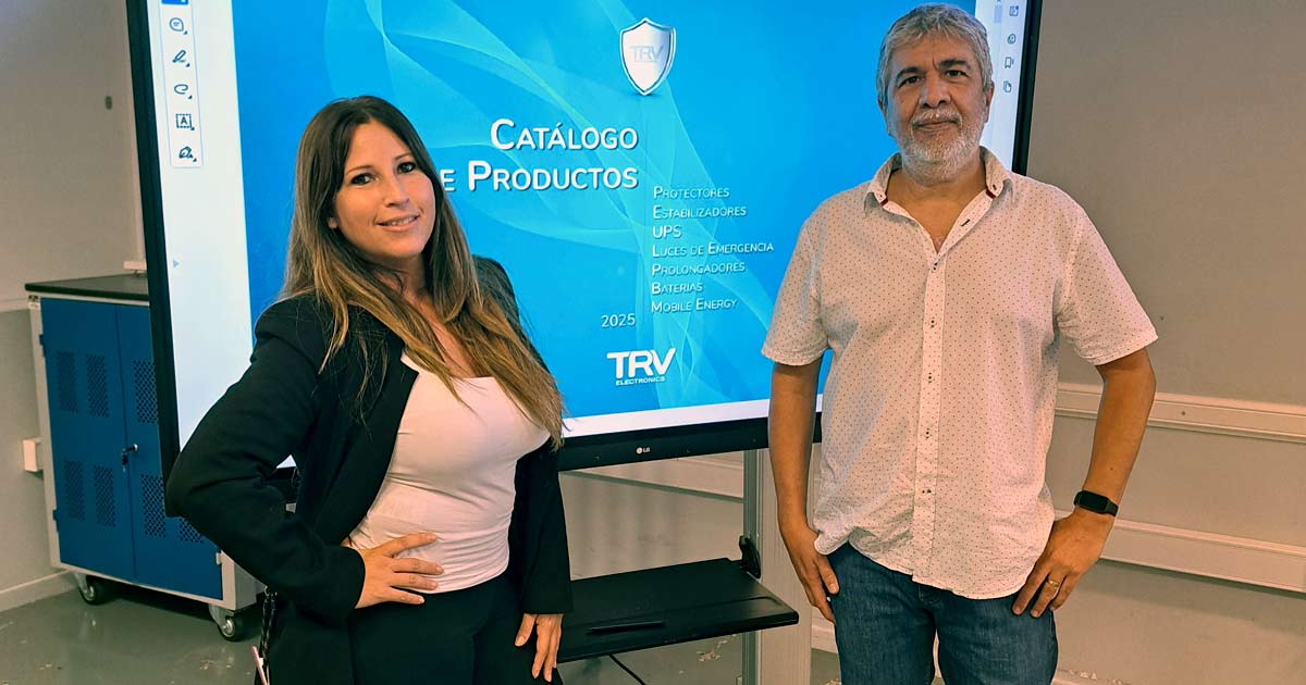 Mariel Castro, PM TRV en PC ARTS, y Ral Bejerano, Sales Manager Buenos Aires en TRV