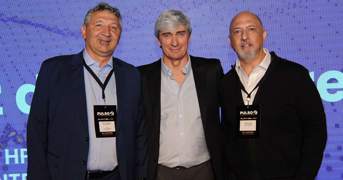 Sergio Airoldi, vicepresidente de CADMIPyA y CEO de Air Computers; Alejandro Boggio, presidente de CADMIPyA y gerente general de Microglobal; y Gustavo Geldart, socio en Distecna y LicenciasOnLine