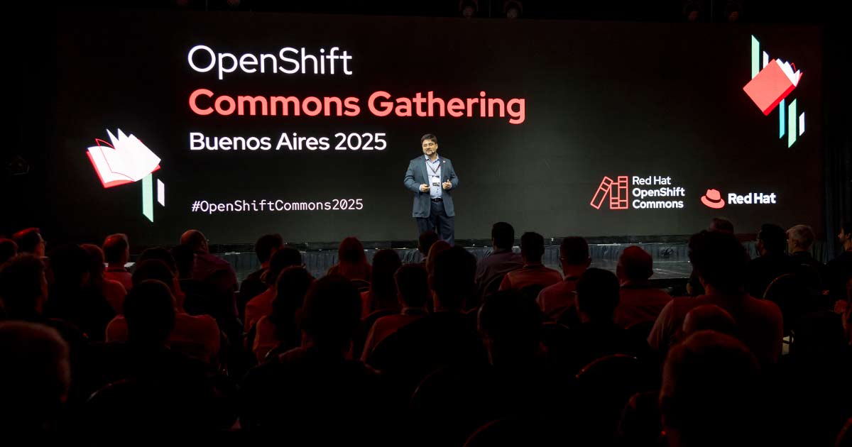 Santiago Sinelnicof, especialista de OpenShift para Argentina y anfitrin del encuentro