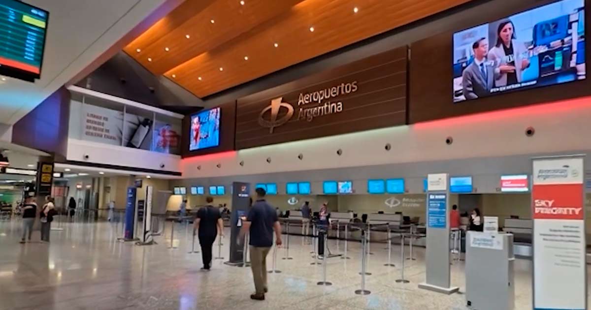 Samsung renovó la cartelería digital de seis terminales de Aeropuertos Argentina junto a Prina