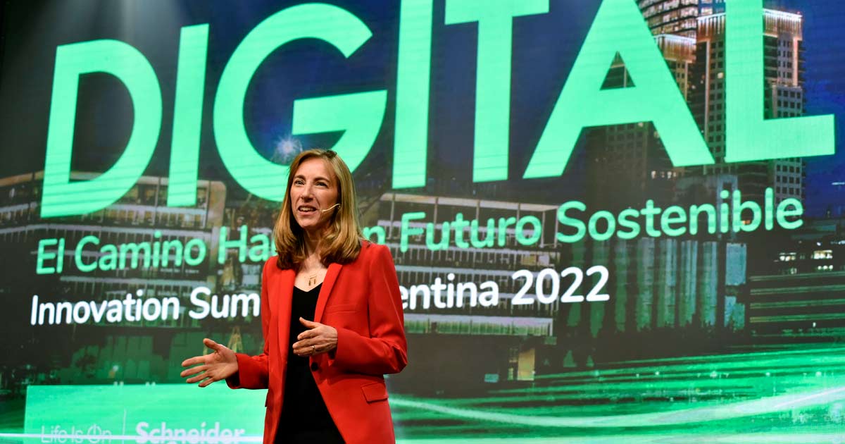 Paula Altavilla, Country President de Schneider Electric para Argentina, Paraguay y Uruguay, durante el Innovation Summit Argentina 2022