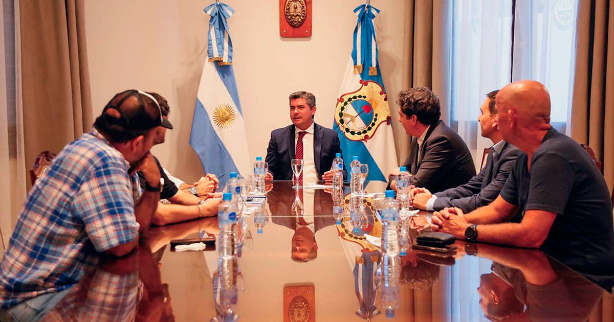 El Gobernador de San Juan, Marcelo Orrego, junto a directivos de Sirius Software