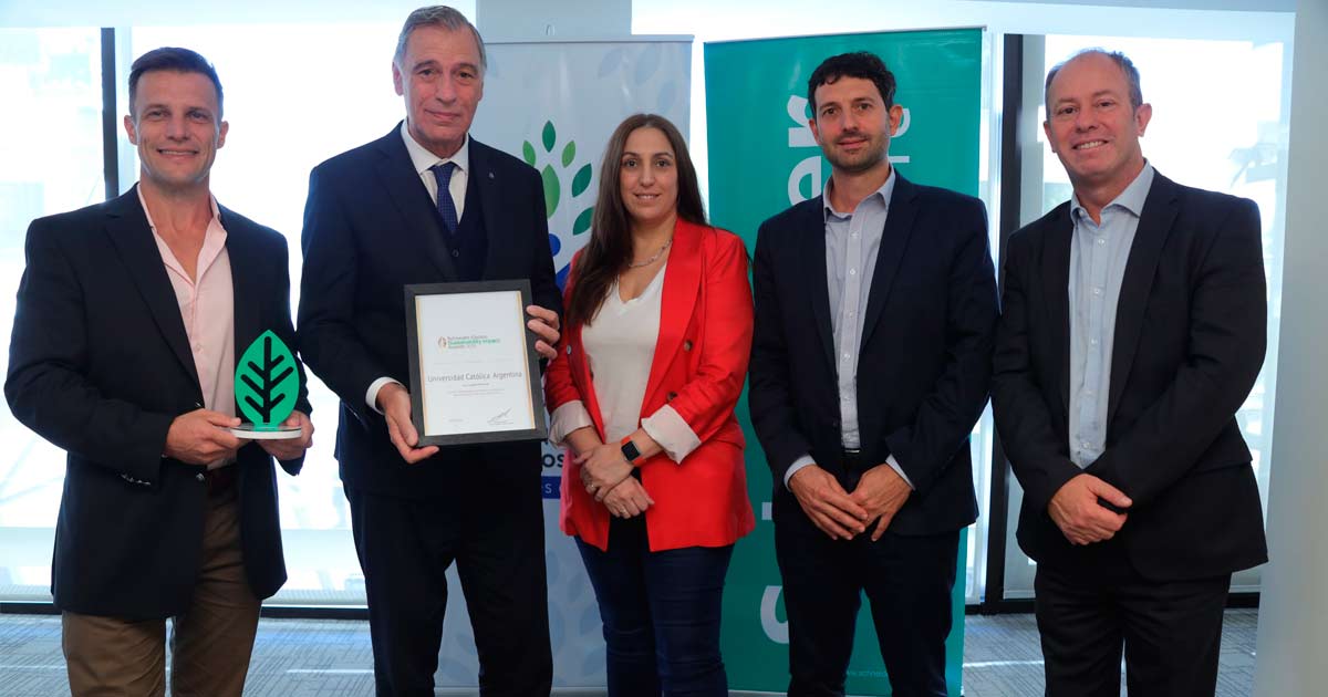 La UCA recibi el premio Schneider Electric Sustainability Impact Awards por su compromiso con 